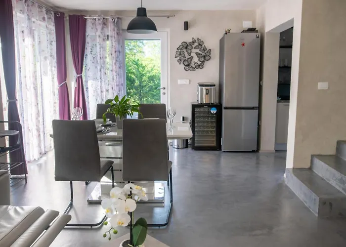 Villa Luxury Exclusive By Guide *